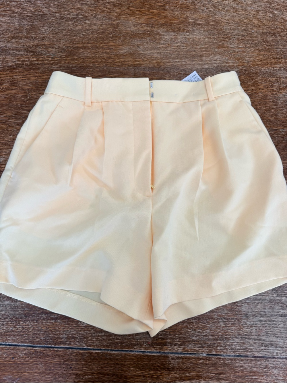 Abercrombie & Fitch Pale Yellow High-Waist Pleated Women’s Shorts
